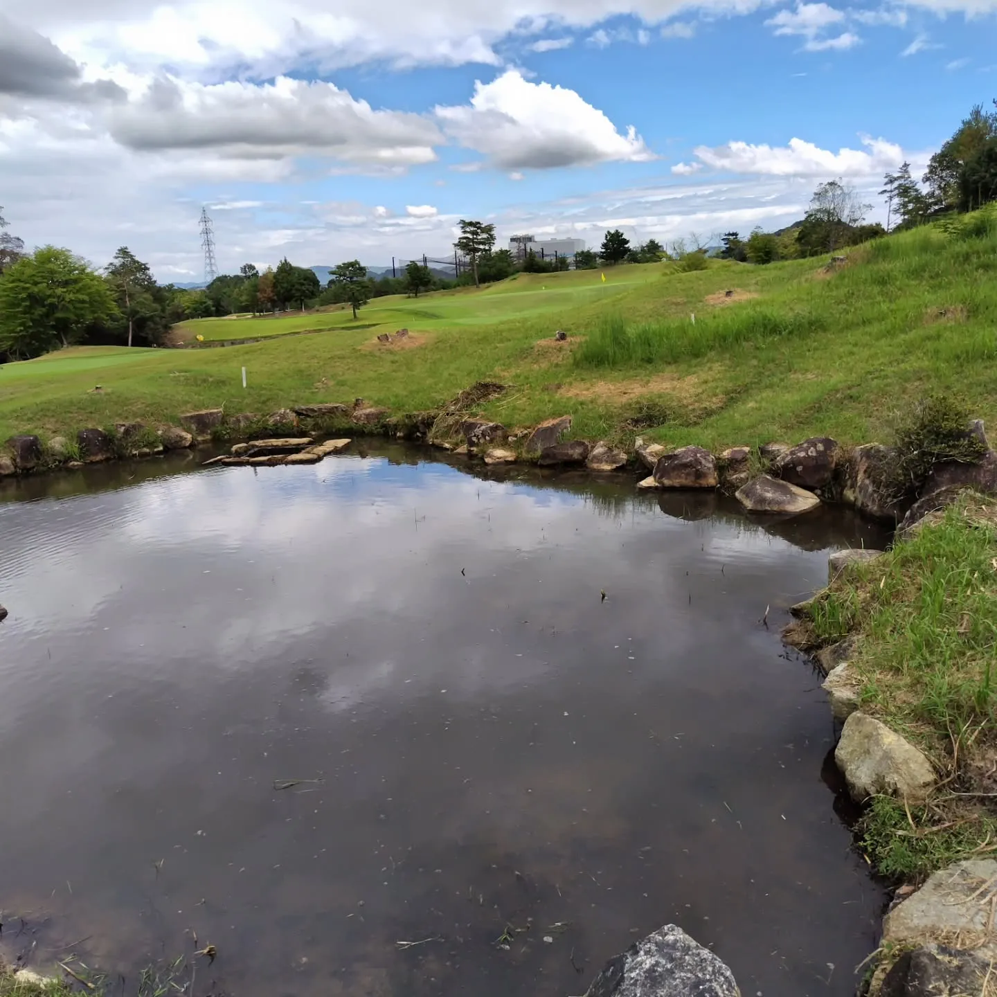東広島建設株式会社では、四季を通じて景観を美しく保つためのサ...
